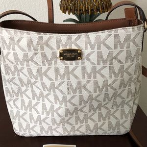 Michael Kors Messenger Bag